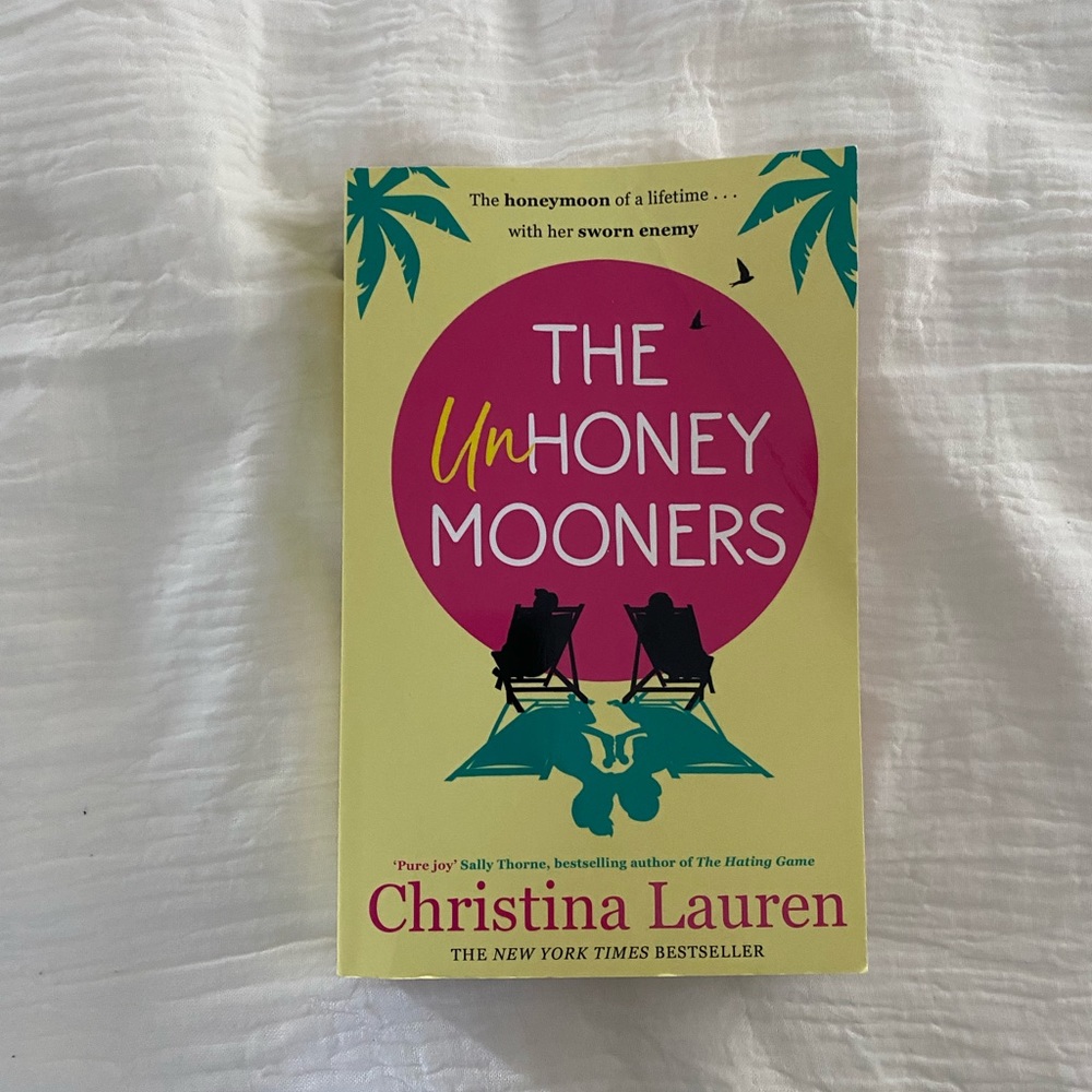 The unhoneymooners by Christina Lauren (Book)